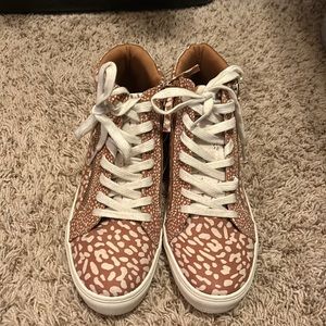 Universal Thread high top sneakers